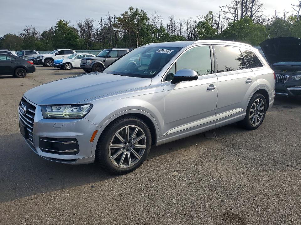 2019 Audi Q7 VIN WA1LAAF76KD047155 — COPART salvage auction photo