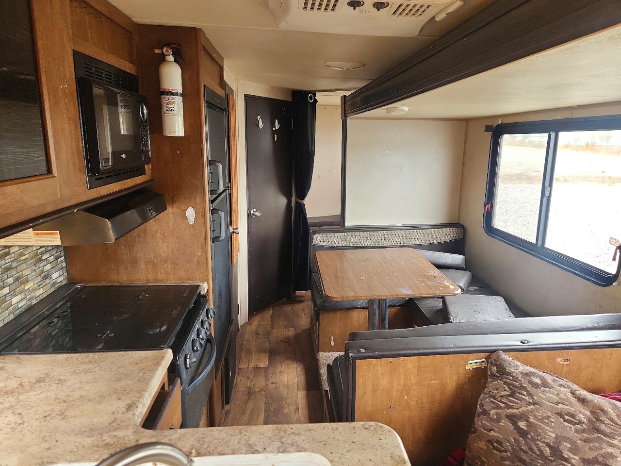 2017 Frrv VIN 4X4TSMB26HT111542 COPART salvage auction — Normal Wear, WA - VEHICLE CERT OF OWNERSHIP-TITL, sold $1,950 on 2026-10-02 (photo 6)