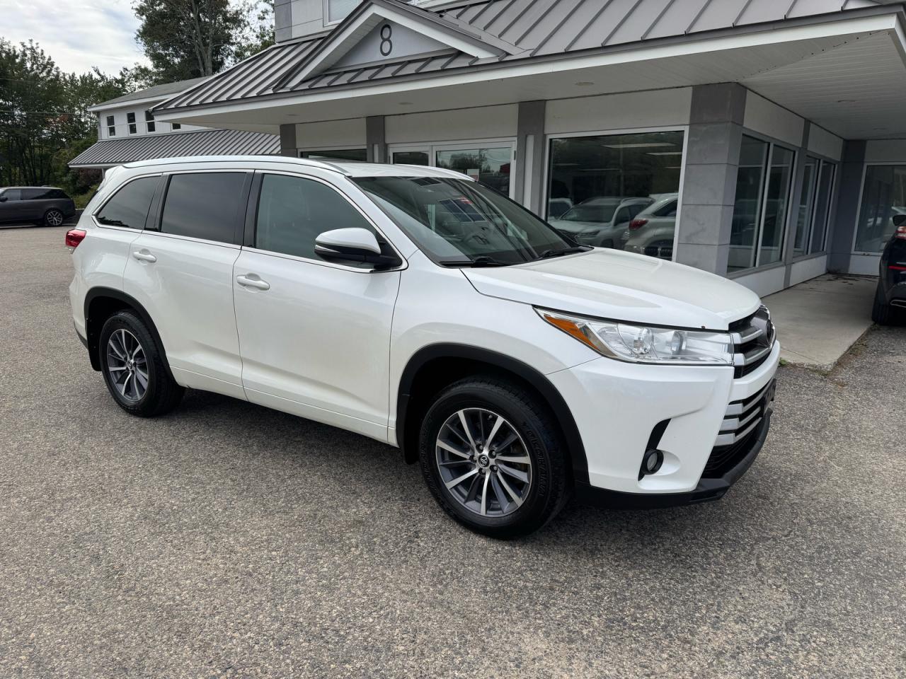 2017 Toyota Highlander VIN 5TDJZRFH9HS362817 — COPART salvage auction photo