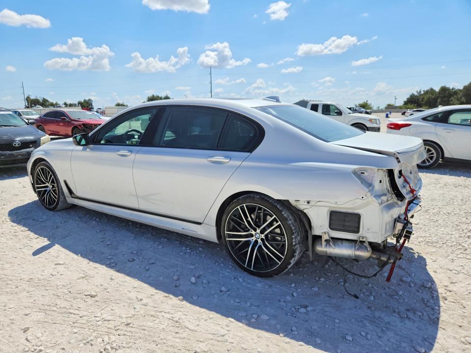 2018 BMW 7er VIN WBA7F0C58JGM23452 COPART salvage auction — REAR END, Salvage Title, sold $10,200 on 2026-10-01 (photo 2)