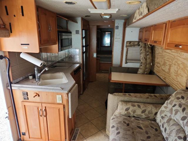 2004 Workhorse custom chassis Motorhome chassis VIN 5B4MP67G043392796 COPART salvage auction — MECHANICAL, FL - CERTIFICATE OF TITLE, sold $0 on 2026-09-18 (photo 6)