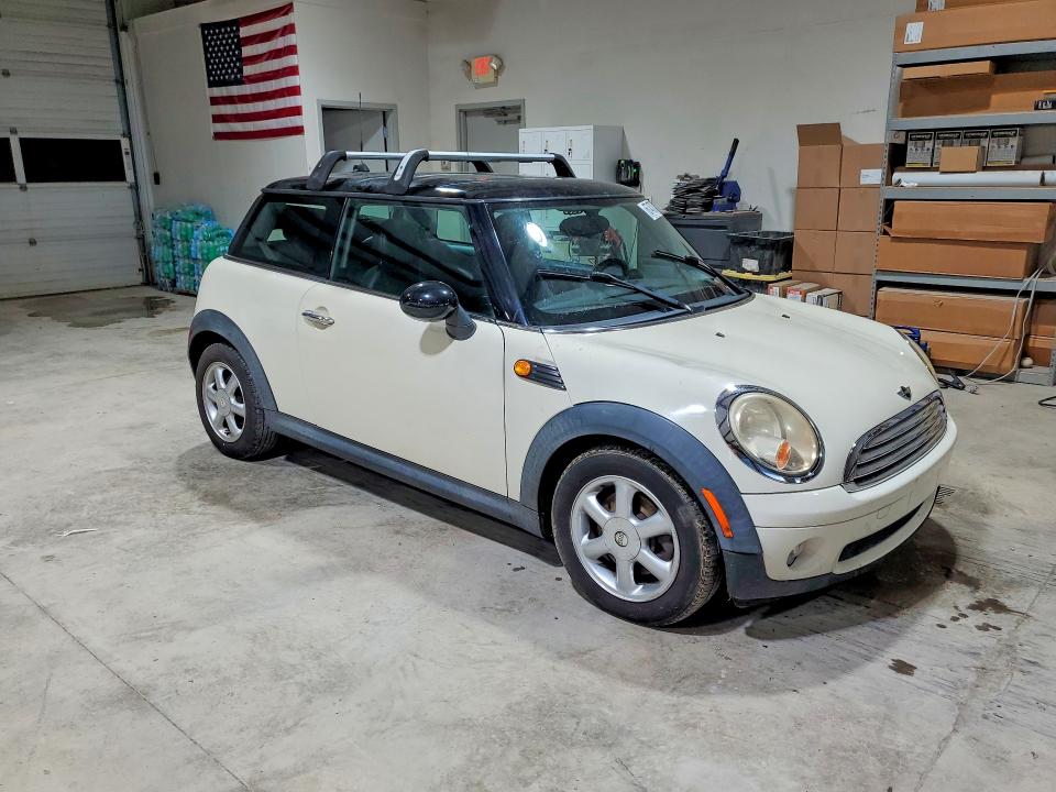 2009 Mini Cooper VIN WMWMF33519TW77463 COPART salvage auction — MECHANICAL, WV - CERTIFICATE OF TITLE, sold $425 on 2026-09-11 (photo 4)