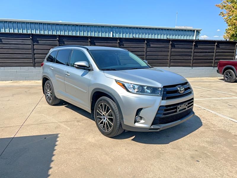 2017 Toyota Highlander VIN 5TDJZRFH0HS508358 — COPART salvage auction photo