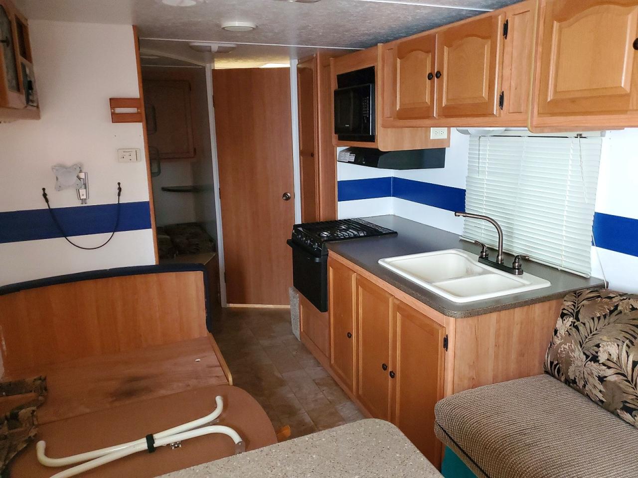 2009 Keystone Passport VIN 4YDT2802096411106 COPART salvage auction — Normal Wear, MI - CERTIFICATE OF TITLE, sold $1,550 on 2026-09-30 (photo 6)