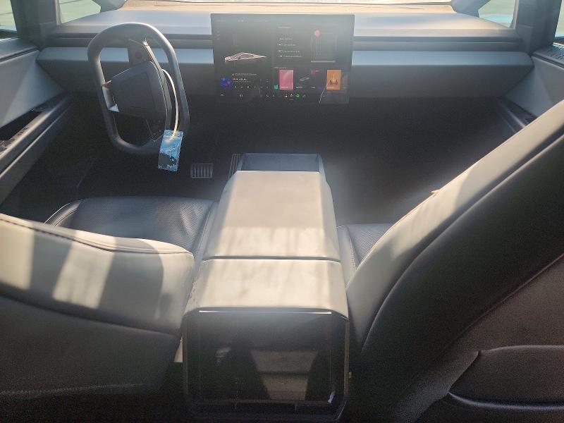 2025 Tesla Cybertruck VIN 7G2CEHED6SA069539 COPART salvage auction — SIDE, FL - CERT OF TITLE SLVG REBUILDABLE, sold $34,000 on 2026-09-28 (photo 8)