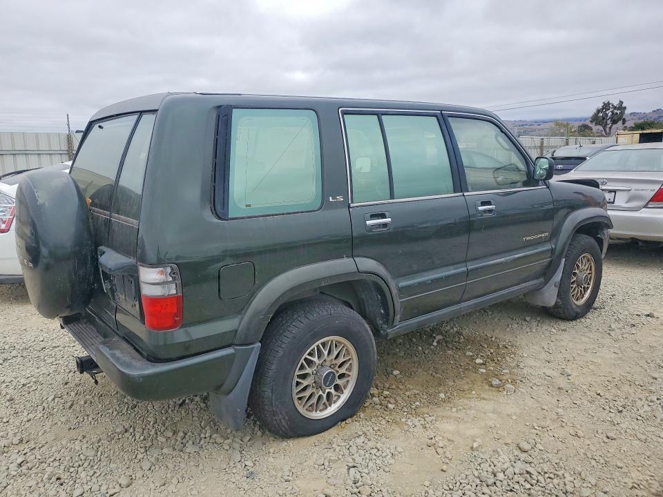 2002 Isuzu Trooper VIN JACDJ58X927J11555 COPART salvage auction — FRONT END, CA - DIS/DLR/EXP ONLY CLEAN TITLE, sold $50 on 2026-09-22 (photo 3)