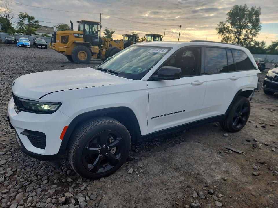 2024 Jeep Cherokee VIN 1C4RJHAG4R8592855 — COPART salvage auction photo