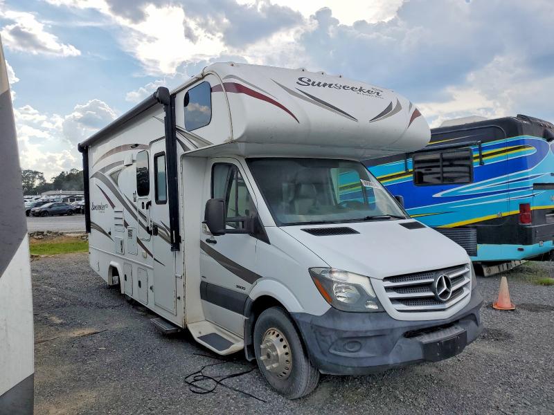 2018 Foresriver VIN WDAPF4CC6G9692218 COPART salvage auction — ROOF, WA - DEALER ONLY CLEAN TITLE, sold $28,000 on 2026-10-23 (photo 1)