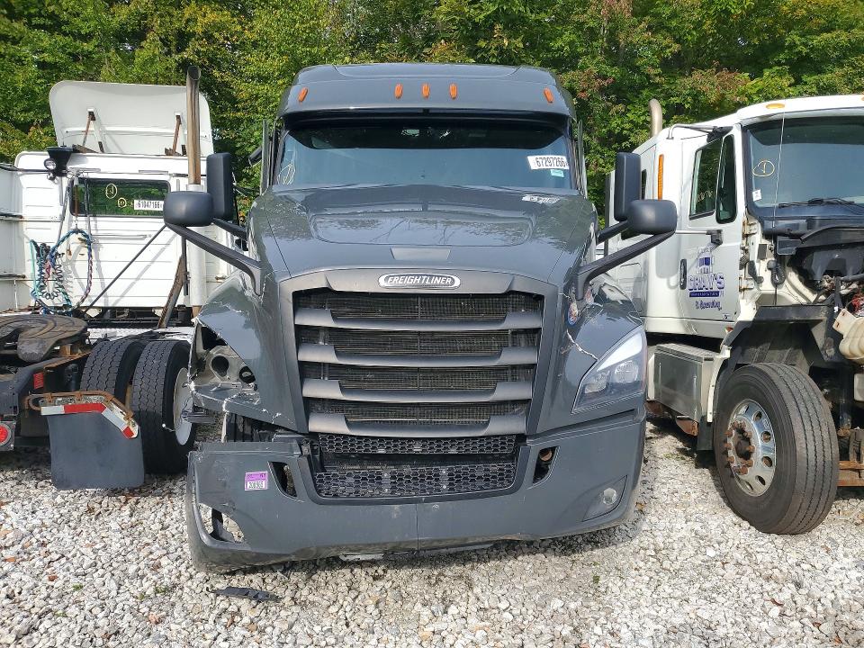 2025 Freightliner Cascadia 126 VIN 3AKJHHDV5SSWC0581 COPART salvage auction — REAR END, PA - CERTIFICATE OF SALVAGE, sold $69,500 on 2026-10-15 (photo 5)