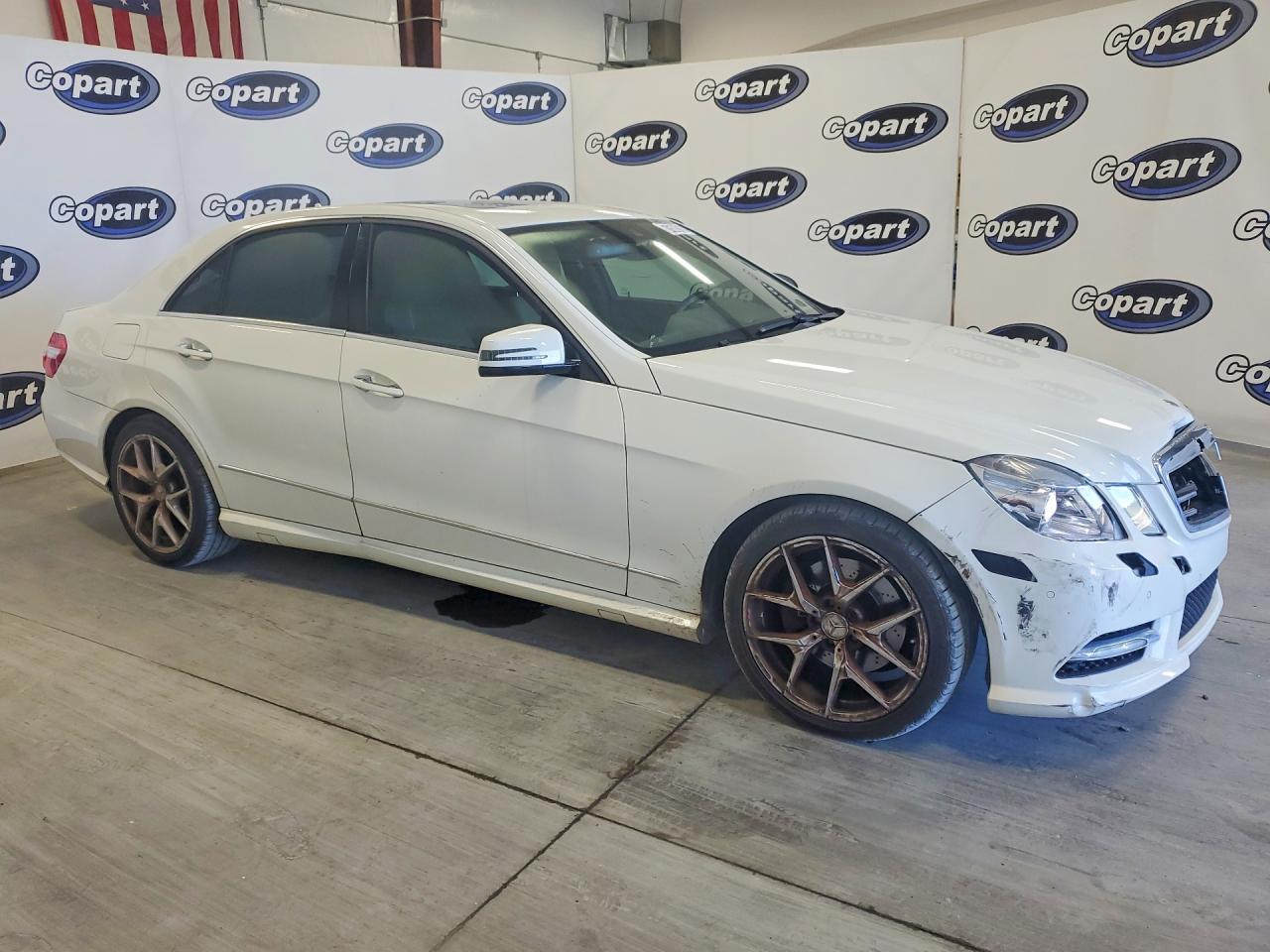 2012 Mercedes-benz E-class VIN WDDHF8JB2CA614116 COPART salvage auction — Side, NC - DEALER ONLY CLEAN TITLE, sold $1,200 on 2026-10-01 (photo 4)