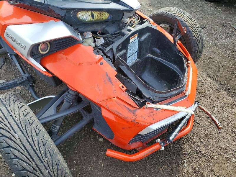 2015 Can-am/ brp Spyder VIN 2BXRDDD21FV004112 COPART salvage auction — FRONT END, Salvage Title, sold $875 on 2026-09-18 (photo 9)