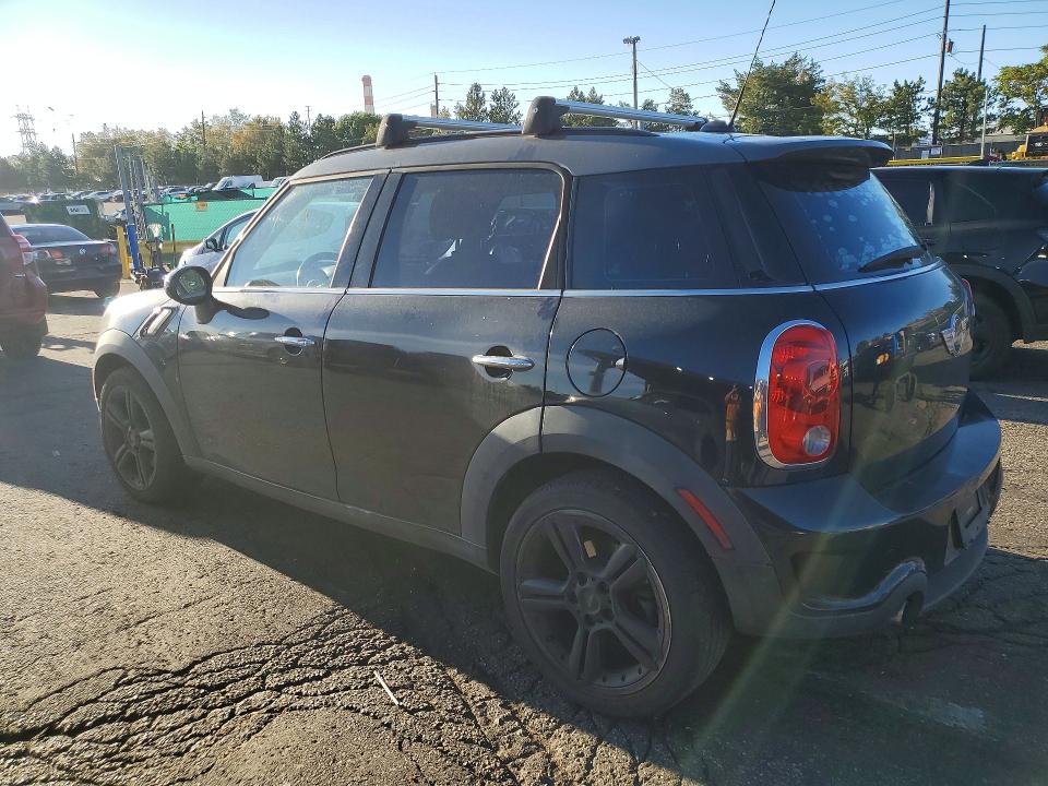 2013 Mini Cooper VIN WMWZC3C53DWP23512 COPART salvage auction — MINOR DENT/SCRATCHES, Ca - Dis/Dlr/Exp Only Clean Title, sold $775 on 2026-09-08 (photo 2)
