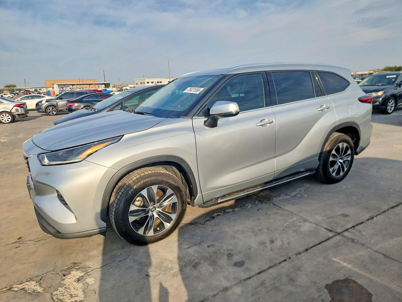 2021 Toyota Highlander VIN 5TDGZRAH6MS527847 — COPART salvage auction photo