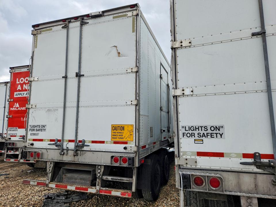 2016 Utility tr VIN 1UYVS248XGU427427 COPART salvage auction — REAR END, IL - CERTIFICATE OF TITLE (P), sold $2,200 on 2026-09-22 (photo 3)