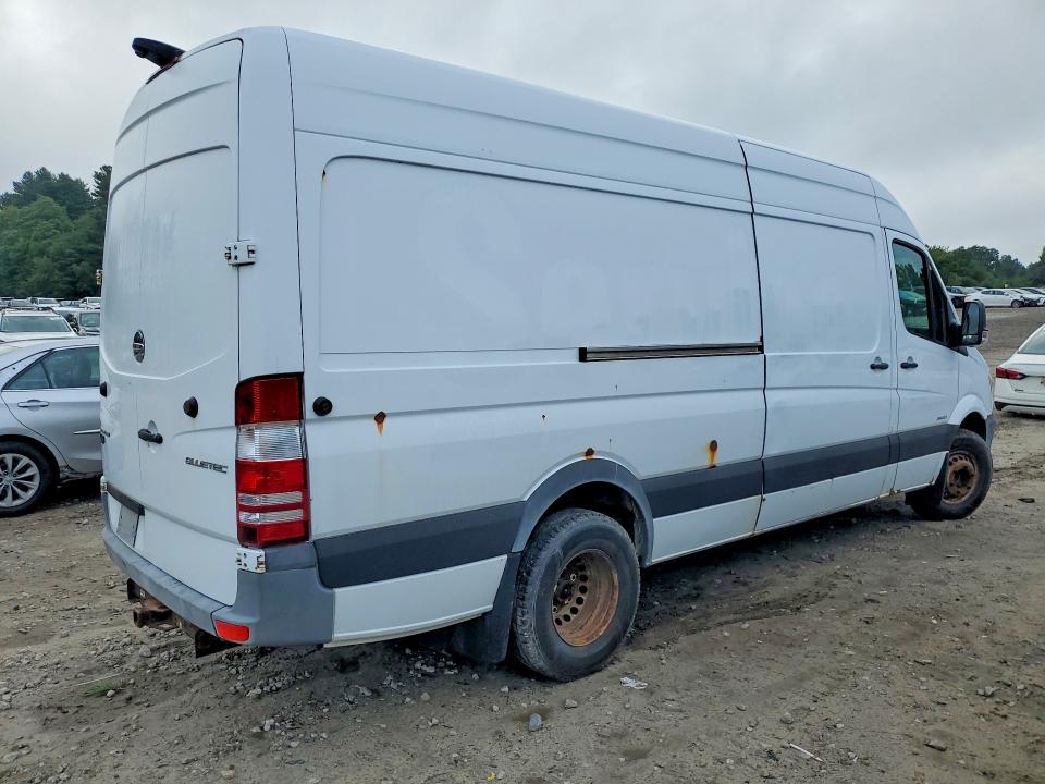 2014 Freightliner Sprinter VIN WDYPF1CC7E5936060 COPART salvage auction — MINOR DENT/SCRATCHES, ME - CERTIFICATE OF TITLE, sold $6,500 on 2026-09-17 (photo 3)