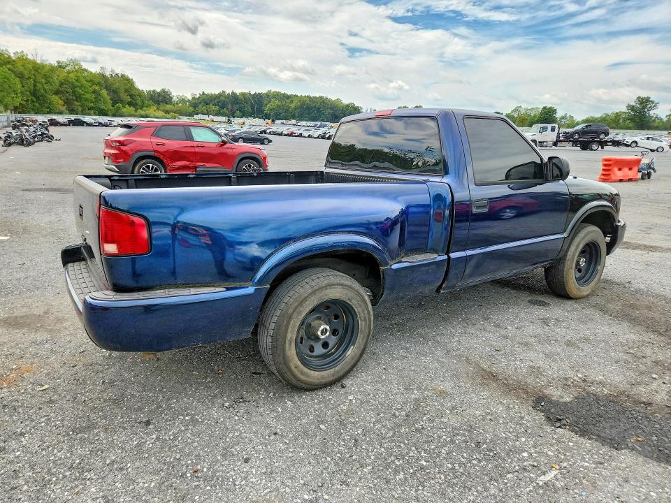 2003 GMC Sonoma VIN 1GTCS14H938140728 COPART salvage auction — MINOR DENT/SCRATCHES, Pa - Cert Of Salvage-Formerly Aband, sold $475 on 2026-10-06 (photo 3)