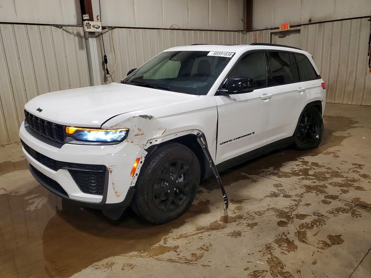 2026 Jeep Grand Cherokee VIN 1C4RJHARXTC243480 — COPART salvage auction photo