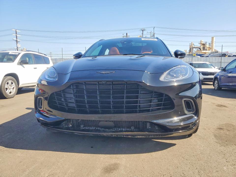 2025 Aston martin Dbx VIN SCFVUJAW5MTV03841 COPART salvage auction — WATER/FLOOD, Ca - Dis/Dlr/Exp Only Clean Title, sold $31,500 on 2026-09-21 (photo 5)