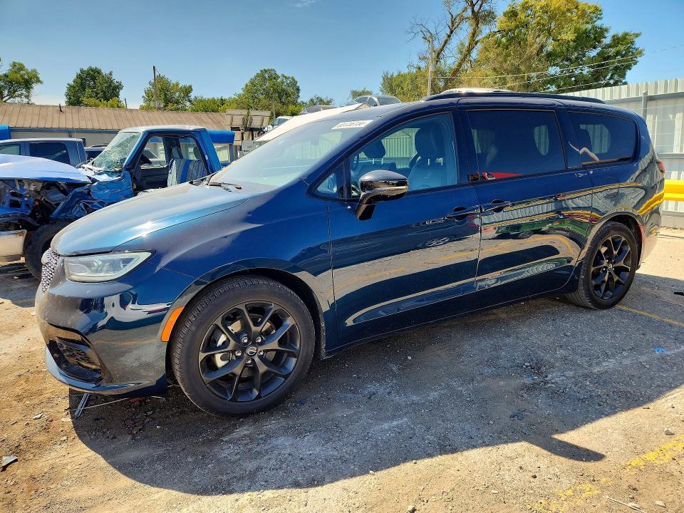 2025 Chrysler Pacifica VIN 2C4RC1GG0SR537788 — COPART salvage auction photo
