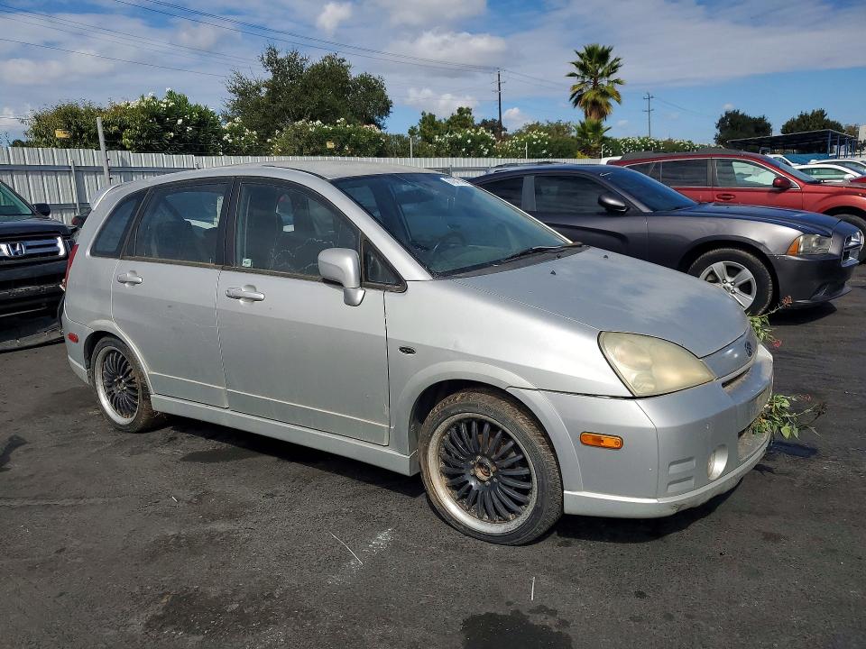 2004 Suzuki Aerio VIN JS2RC61H945255301 COPART salvage auction — MINOR DENT/SCRATCHES, Ca - Dis/Dlr/Exp App For Dup Clean, sold $50 on 2026-09-29 (photo 4)