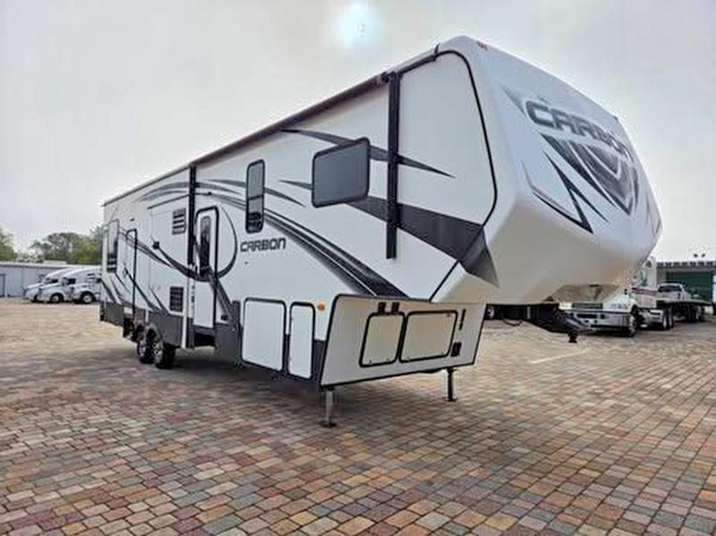 2014 Keystone Stb-36 VIN 4YDF32721ER805204 COPART salvage auction — MINOR DENT/SCRATCHES, FL - CERTIFICATE OF TITLE (P), sold $5,100 on 2026-09-29 (photo 1)
