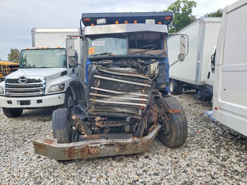 2007 Mack Granite VIN 1M2AG10C37M052897 COPART salvage auction — ROLLOVER, ME - CERT OF TITLE-REBUILT VEHICLE, sold $4,500 on 2026-09-29 (photo 5)