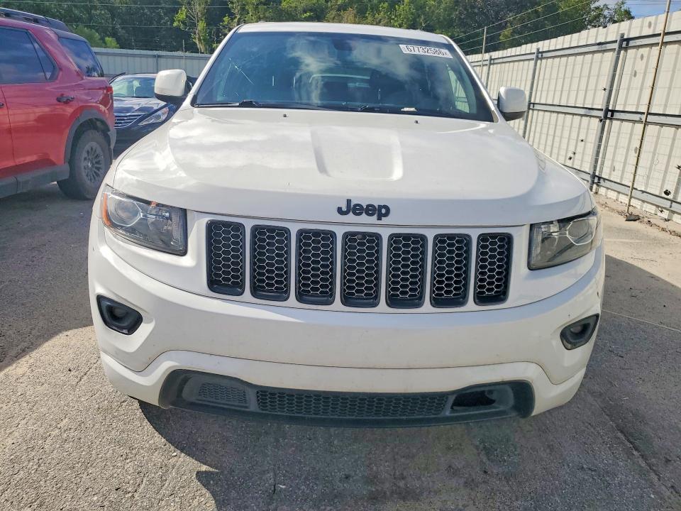 2015 Jeep Cherokee VIN 1C4RJFAG7FC651815 COPART salvage auction — MINOR DENT/SCRATCHES, NC - CERTIFICATE OF TITLE, sold $2,900 on 2026-09-28 (photo 5)