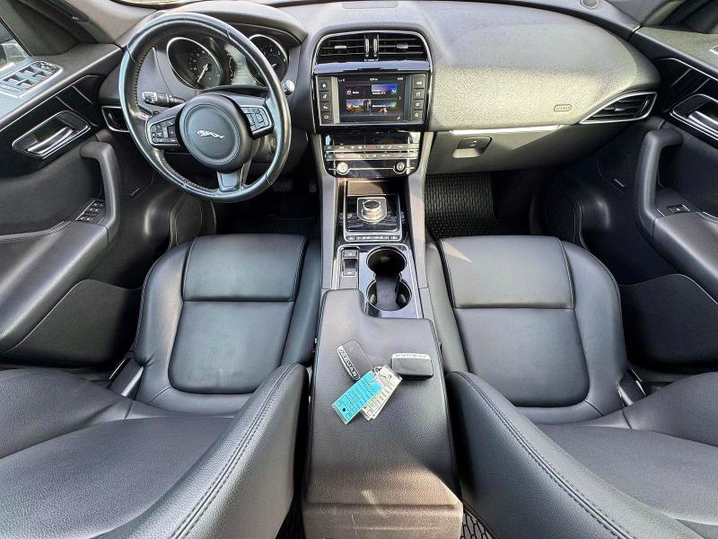 2017 Jaguar F-Pace VIN SADCJ2BV1HA884653 COPART salvage auction — NORMAL WEAR, Ny - Certificate Of Title (P), sold $6,900 on 2026-09-15 (photo 9)