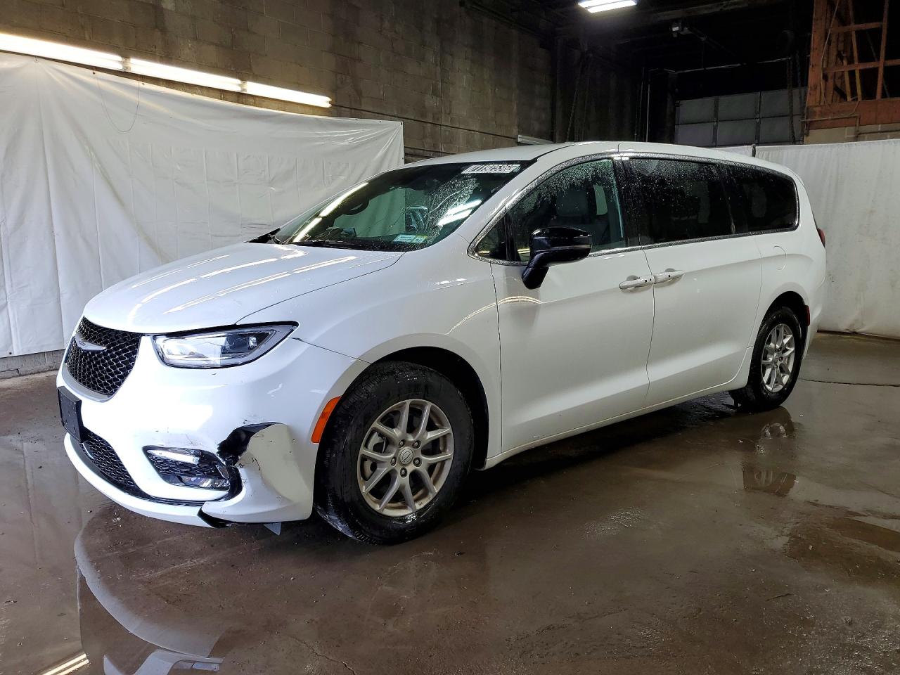 2026 Chrysler Pacifica VIN 2C4RC1BG6TR272836 — COPART salvage auction photo