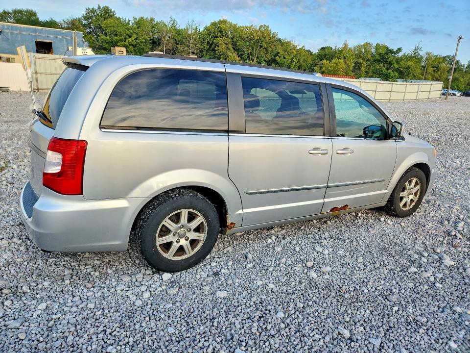 2011 Chrysler Town & country VIN 2A4RR5DGXBR665038 COPART salvage auction — NORMAL WEAR, OH - CERTIFICATE OF TITLE, sold $900 on 2026-09-23 (photo 3)