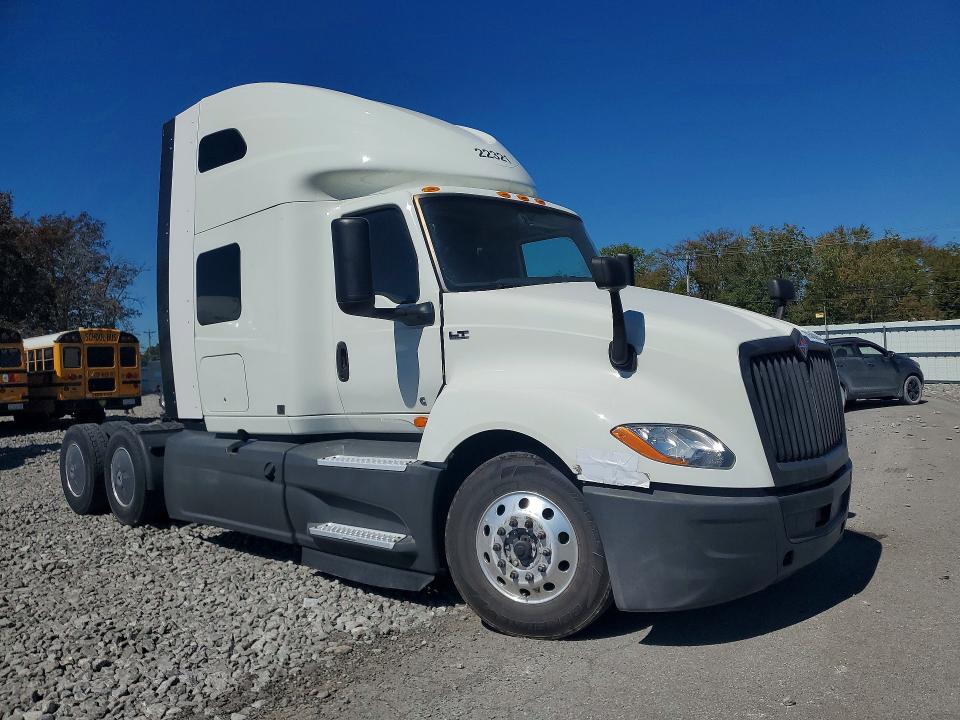 2022 International LT VIN 3HSDZAPR7NN583626 COPART salvage auction — NORMAL WEAR, TN - CERTIFICATE OF TITLE, sold $21,000 on 2026-10-13 (photo 4)