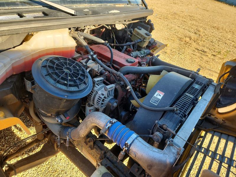 2011 Thomas Saf-t-liner c2 VIN 4UZABRDU1BCAU5061 COPART salvage auction — SIDE, AB - BOS - ACTIVE, sold $2,000 on 2026-10-08 (photo 7)