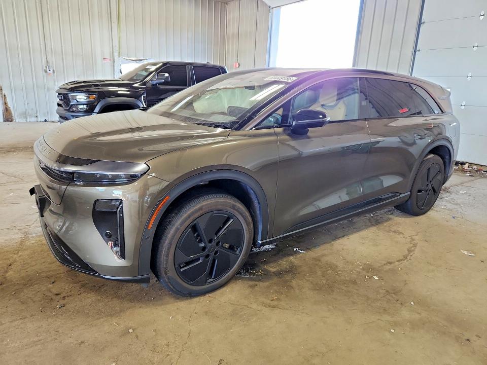 2026 Lucid Gravity VIN 7UUG1GHJ5TA040073 — COPART salvage auction photo