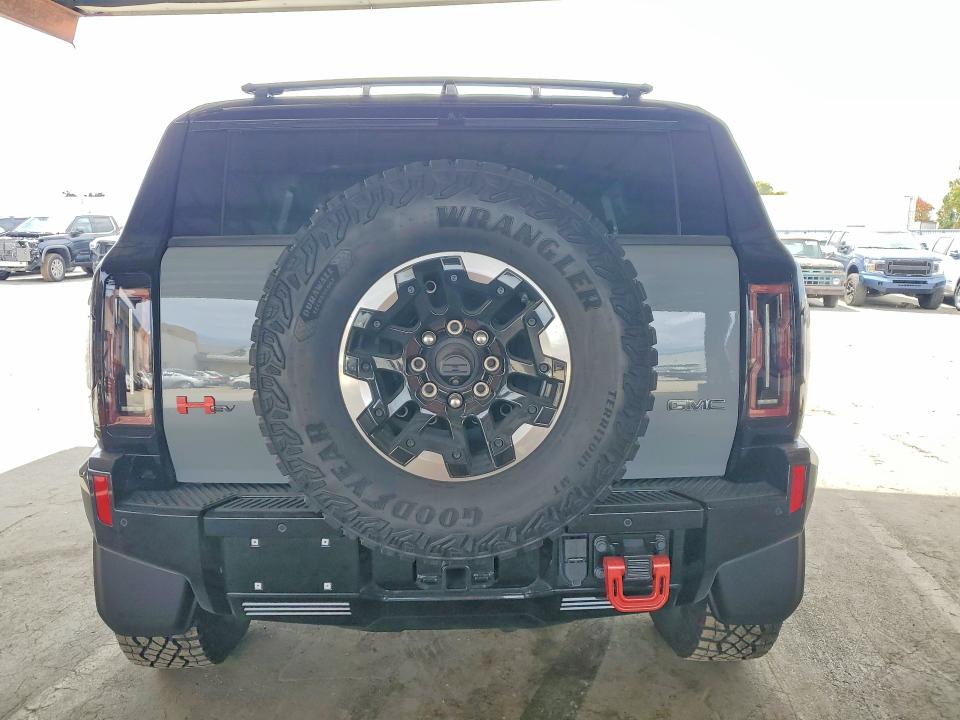2024 Gmc VIN 1GKB0RDC5RU111378 COPART salvage auction — FRONT END, CA - SALVAGE CERTIFICATE, sold $39,750 on 2026-09-17 (photo 6)