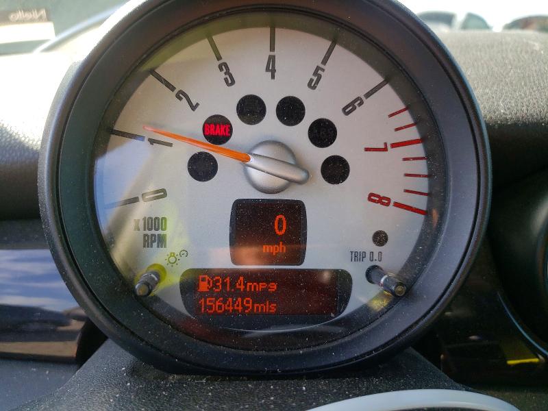 2011 Mini Cooper clubman VIN WMWZF3C54BTX82199 COPART salvage auction — NORMAL WEAR, CA - DIS/DLR/EXP ONLY CLEAN TITLE, sold $300 on 2026-10-01 (photo 9)