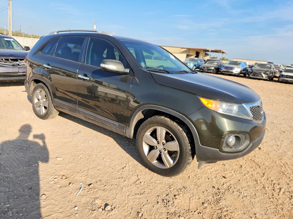 2013 Kia Sorento VIN 5XYKU4A66DG310709 COPART salvage auction — MECHANICAL, TX - CERTIFICATE OF TITLE, sold $925 on 2026-10-03 (photo 4)