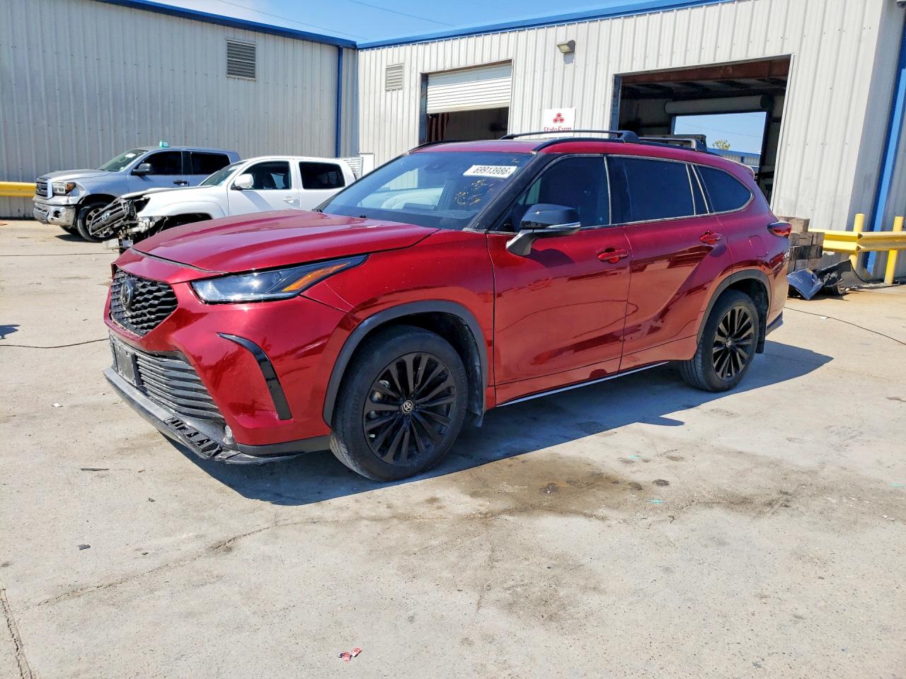 2023 Toyota Highlander VIN 5TDKDRAH5PS513810 — COPART salvage auction photo