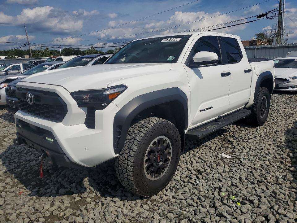 2024 Toyota Tacoma VIN 3TMLB5JN4RM003315 — COPART salvage auction photo