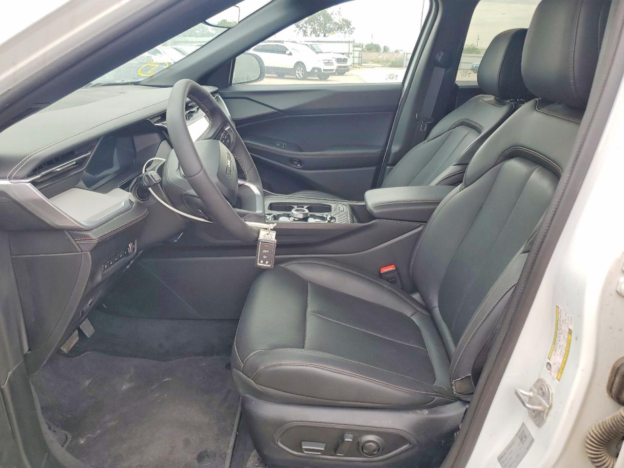 2026 Jeep Cherokee VIN 3C4PJMB20TT157312 COPART salvage auction — Side, St - Salvage Title, sold $10,500 on 2026-09-25 (photo 7)
