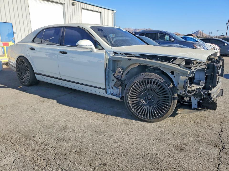 2018 Bentley Mulsanne VIN SCBBG7ZH2JC003796 COPART salvage auction — FRONT END, Ca - Dis/Dlr/Exp Only Clean Title (P), sold $68,000 on 2026-09-14 (photo 4)