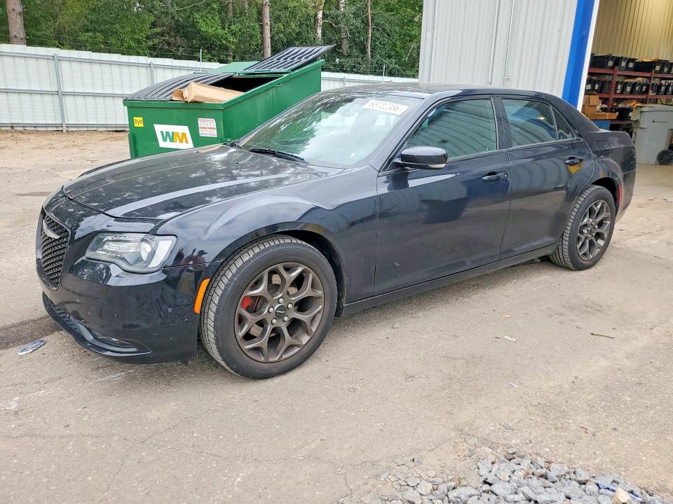 2015 Chrysler 300 VIN 2C3CCAGG1FH781780 COPART salvage auction — MINOR DENT/SCRATCHES, Salvage Title, sold $2,850 on 2026-10-06 (photo 1)