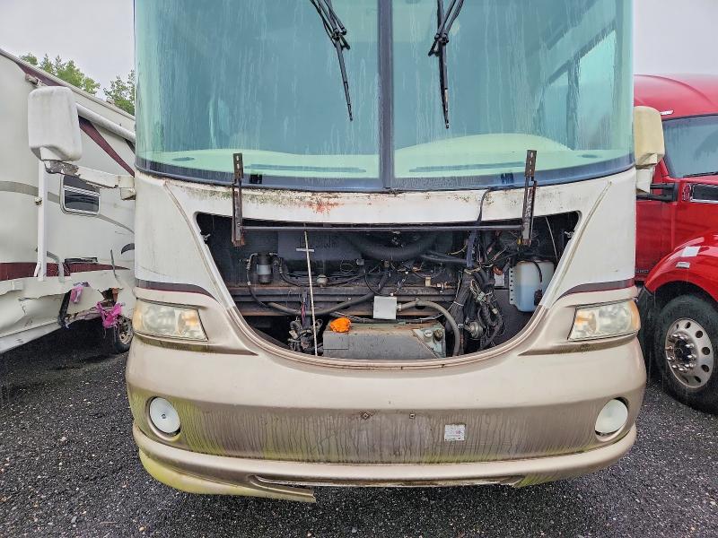 2000 Coachman VIN 4UZ6XJCA9YCG46193 COPART salvage auction — NORMAL WEAR, NY - CERTIFICATE OF TITLE, sold $5,900 on 2026-09-22 (photo 9)