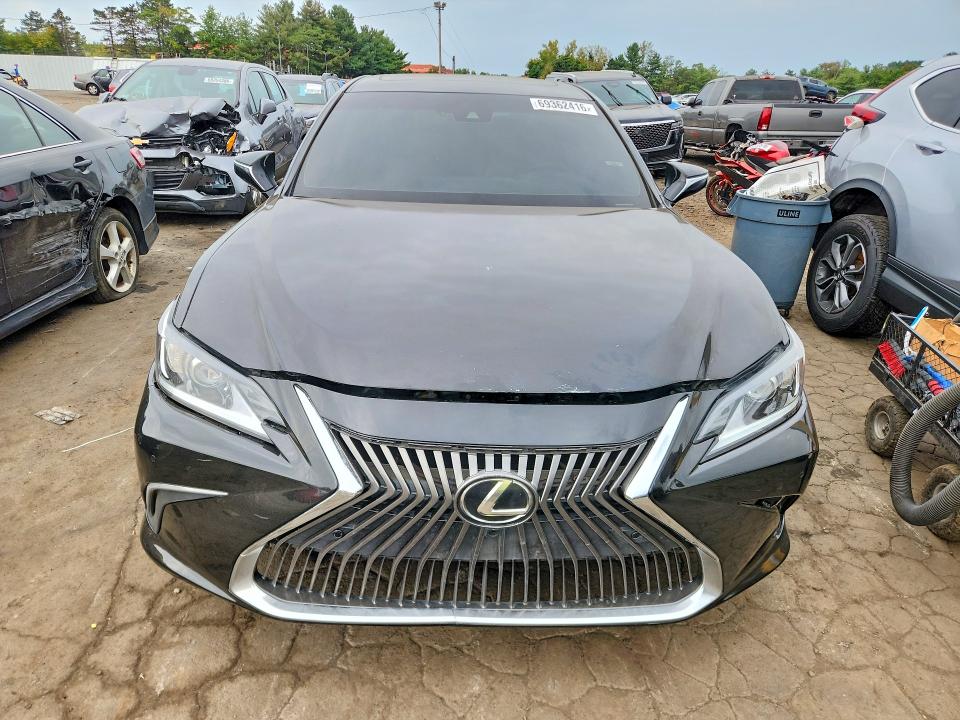 2021 Lexus ES VIN 58AD11D17MU005612 COPART salvage auction — MINOR DENT/SCRATCHES, Va - Certificate Of Title, sold $16,100 on 2026-09-25 (photo 5)