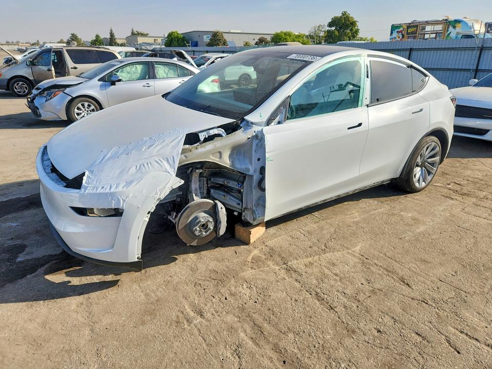 2026 Tesla Model y VIN 7SAYGDEE7TF424682 — COPART salvage auction photo