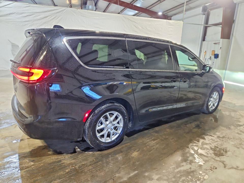 2027 Chrysler Pacifica VIN 2C4RC1BG2VR553681 COPART salvage auction — SIDE, VA - CERTIFICATE OF TITLE, sold $22,700 on 2026-09-16 (photo 3)