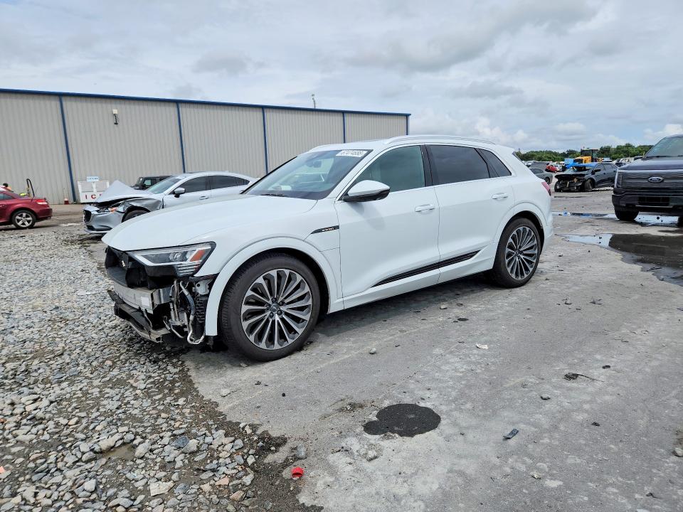 2019 Audi E-tron VIN WA1VABGE9KB019129 — COPART salvage auction photo