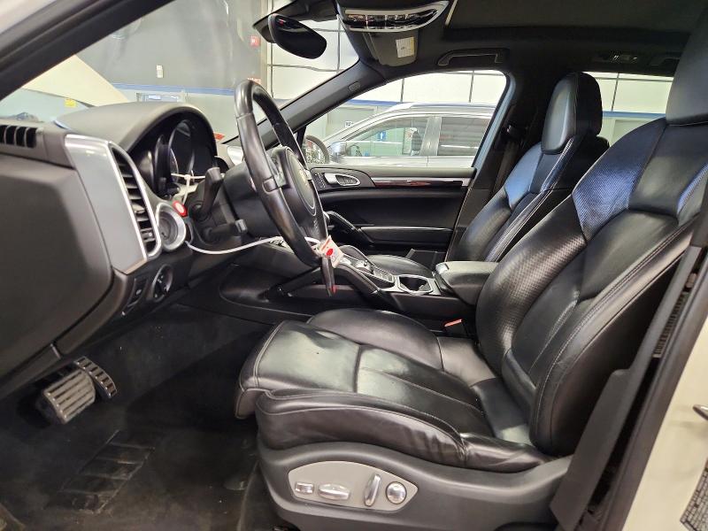 2012 Porsche Cayenne VIN WP1AB2A23CLA44859 COPART salvage auction — MINOR DENT/SCRATCHES, Salvage Title, sold $2,900 on 2026-10-06 (photo 7)