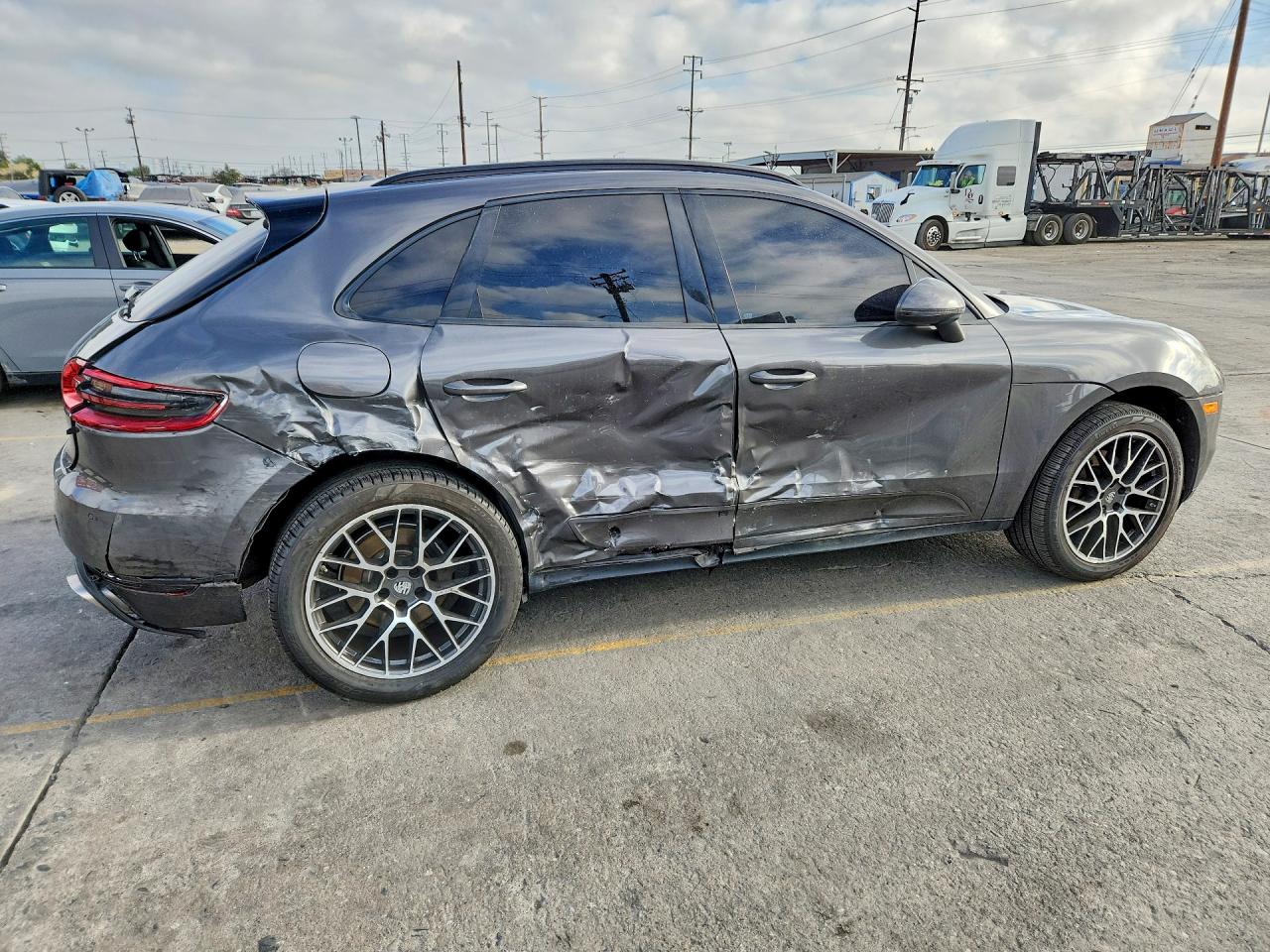 2018 Porsche Macan VIN WP1AA2A5XJLB03982 COPART salvage auction — Side, CA - SALVAGE CERTIFICATE, sold $7,300 on 2026-09-11 (photo 3)