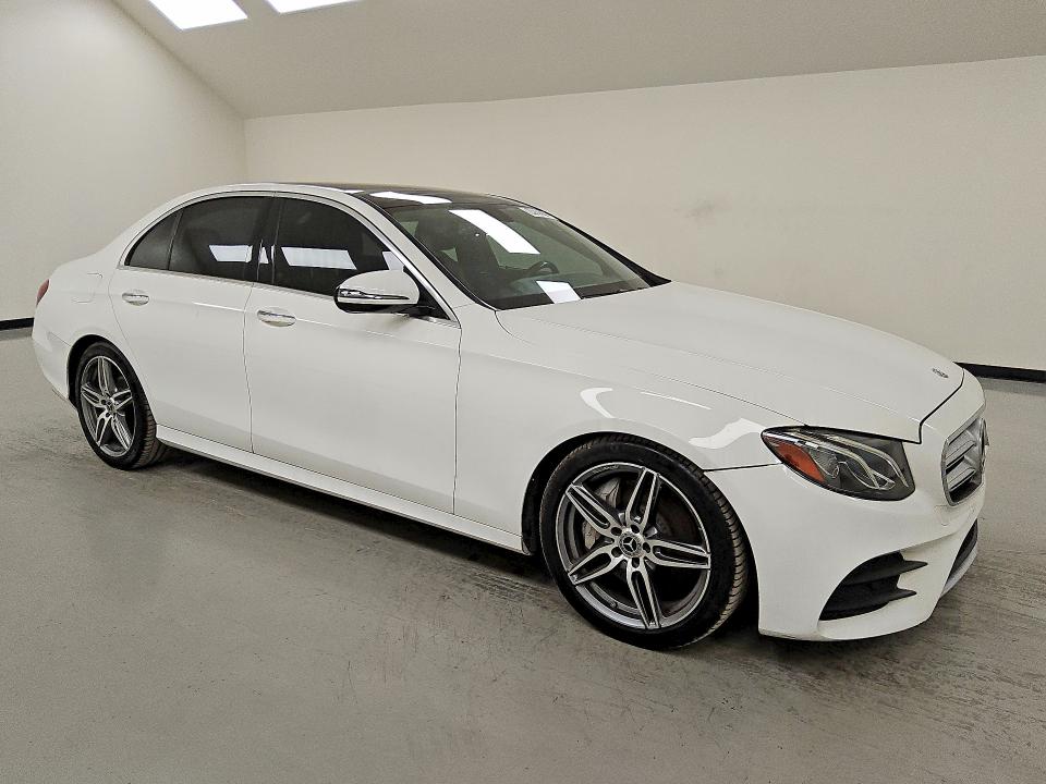 2019 Mercedes-benz E-class VIN WDDZF4JB1KA666588 COPART salvage auction — MINOR DENT/SCRATCHES, Tx - Certificate Of Title, sold $14,700 on 2026-10-08 (photo 4)