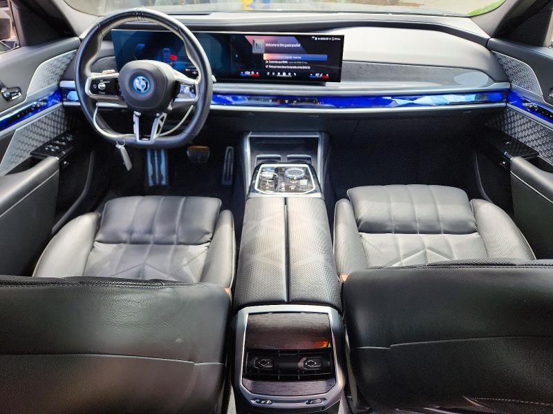 2023 BMW I7 VIN WBY53EJ05PCN06696 COPART salvage auction — NORMAL WEAR, OH - CERTIFICATE OF TITLE, sold $41,000 on 2026-09-23 (photo 8)